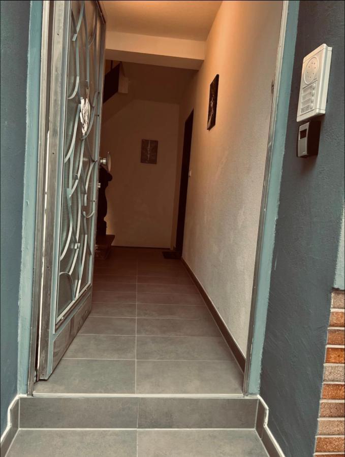 Lovely 1-Bed Apartment In Koblenz コブレンツ エクステリア 写真
